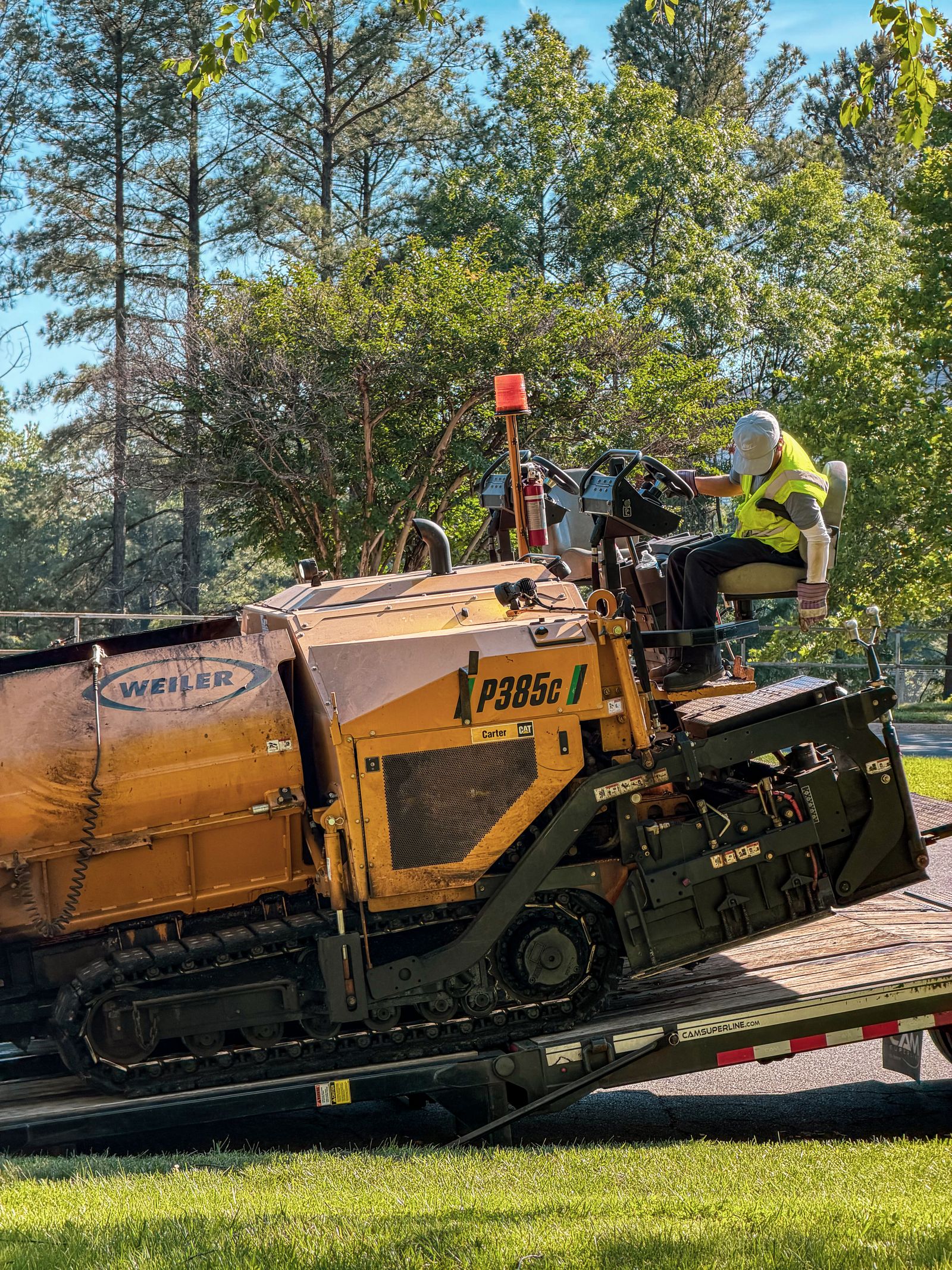 Road construction paver