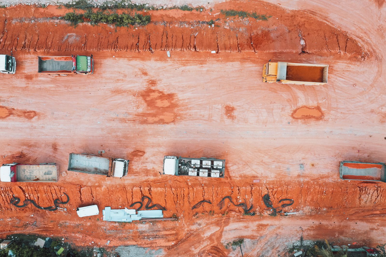 Ground arrangement and earthworks